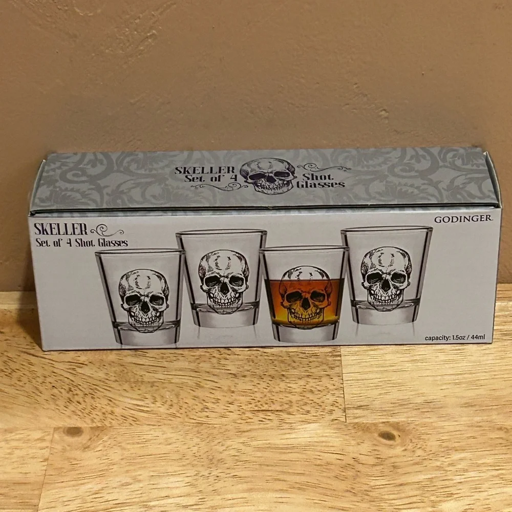Skeller Set of 4 Skull Shot Glasses Made By Godinger. Brand New In Box.